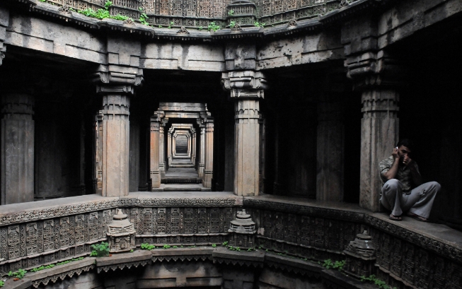 Adalaj step well